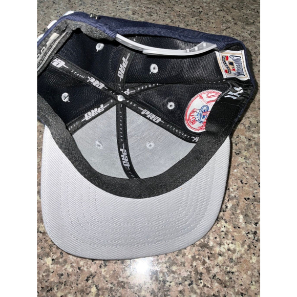 New York Yankees MLB Wordmark Snapback - Picture 5 of 11